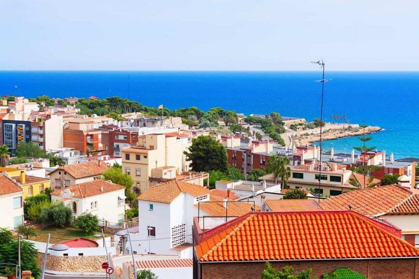 Hello Tarragona: Private 2-Hour Intro City Walk with Local Guide 5