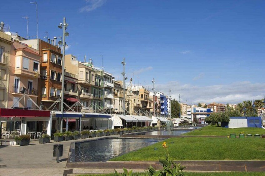 Hello Tarragona: Private 2-Hour Intro City Walk with Local Guide 3