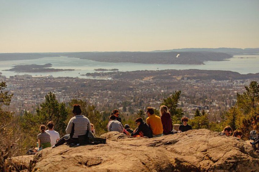 Private Summit Moments – Vettakollen’s Panoramic Oslo Views 4