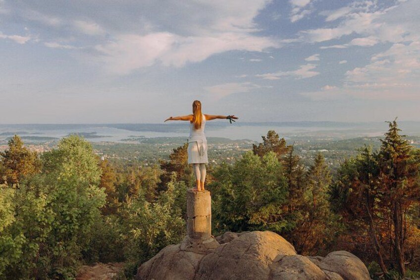 Private Summit Moments – Vettakollen’s Panoramic Oslo Views 5