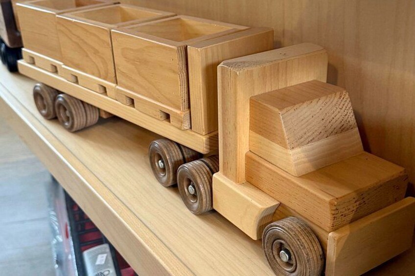 Amish Craftsmen Experience 3