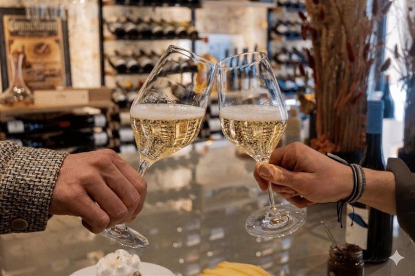 Champagne tasting in Nice with sommelier – exclusive moment 3