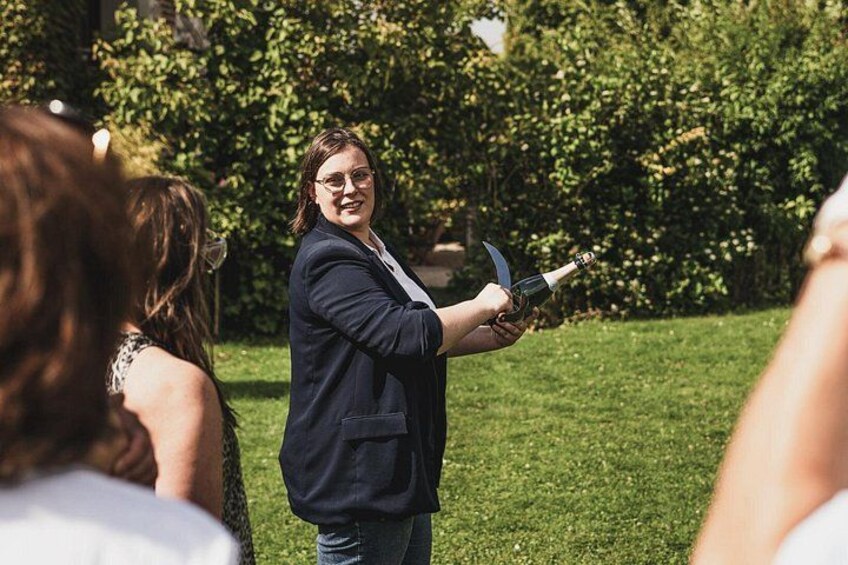 A hands-on Champagne sabrage workshop led by passionate hosts, in a relaxed and friendly setting. 2