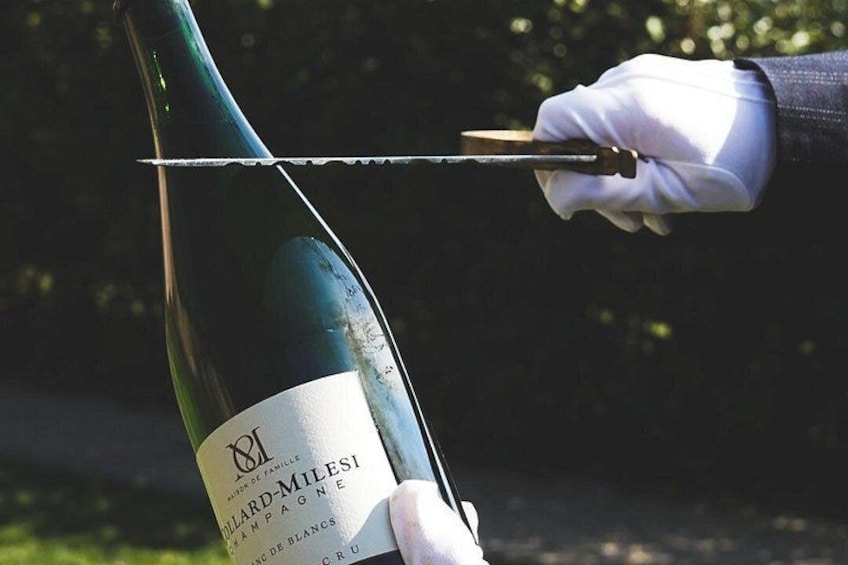 Master the precise technique of sabrage and open your Champagne like a true connoisseur. 2