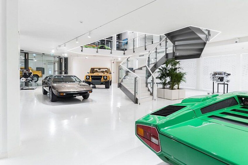 Italian Emotions: Iconic Supercars&Traditional Balsamic Vinegar 2