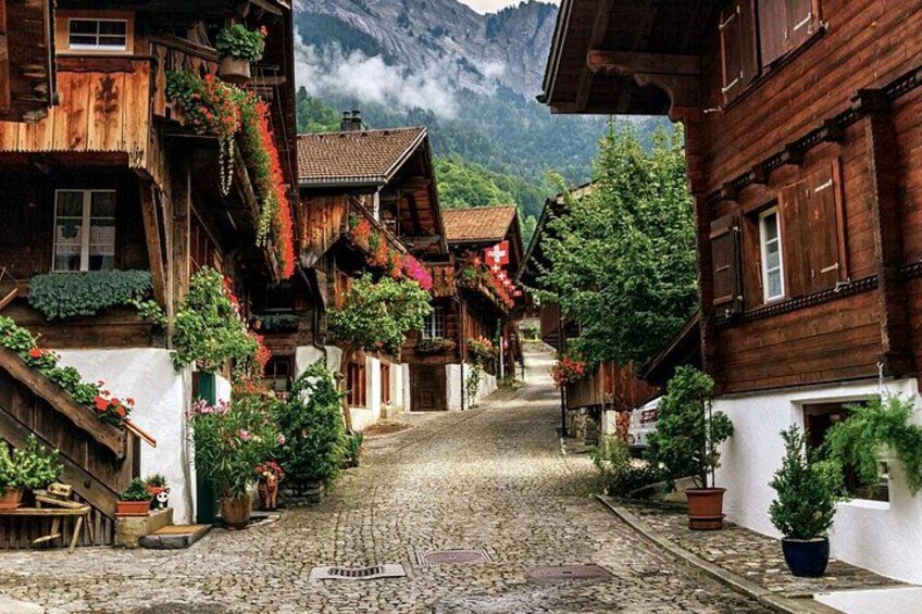 Private Day Trip from Grindelwald to Lucerne and Hidden Lakes 2