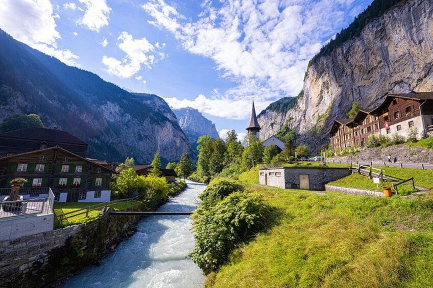 Private Tour from Grindelwald to Interlaken & Blausee 4