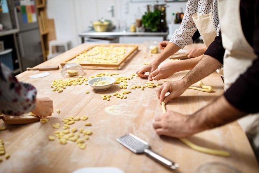 Fun Pasta Making Class With a Local Chef in Los Angeles 1