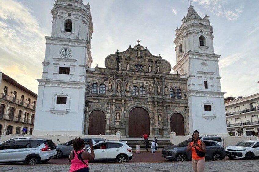 EXPLORE PANAMA City 100% Private + Old Town + Canal + Poin 2