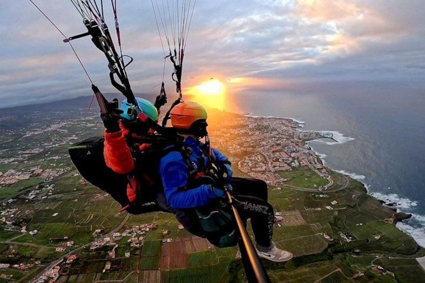 Sunset Paragliding Fly from Teide to Puerto de la Cruz 2