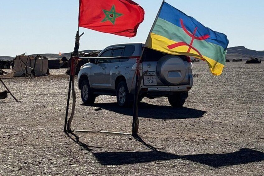 Et køretøj prydet med flag fra Marokko og Etiopien. 5