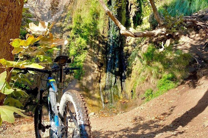 Malibu Waterfall eMTB & Hiking Adventure (Beginner) 5