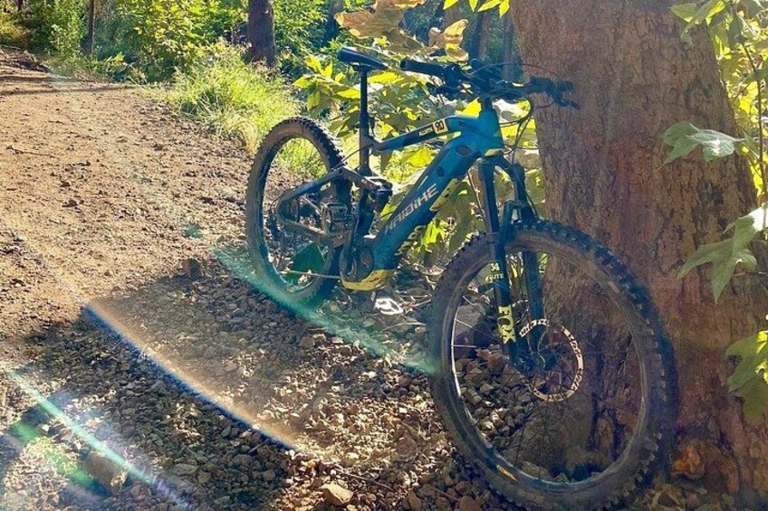 Malibu Waterfall eMTB & Hiking Adventure (Beginner) 3