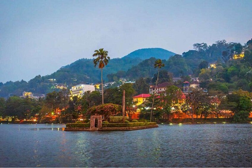 Private 8-Day Sri-Lanka Tour with Car Transportation 1