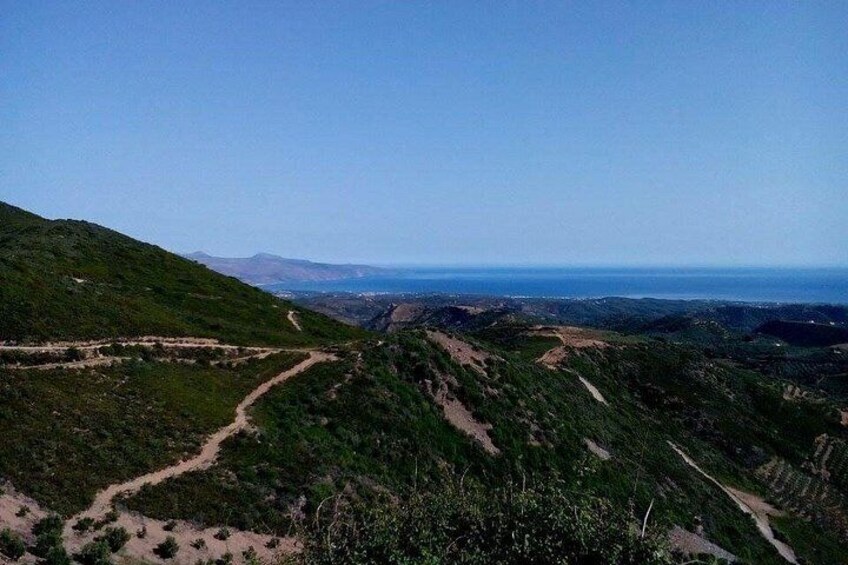 Unchartes Escapes Off-Road Vineyard and Manousakis Winery Tour with Tasting 4