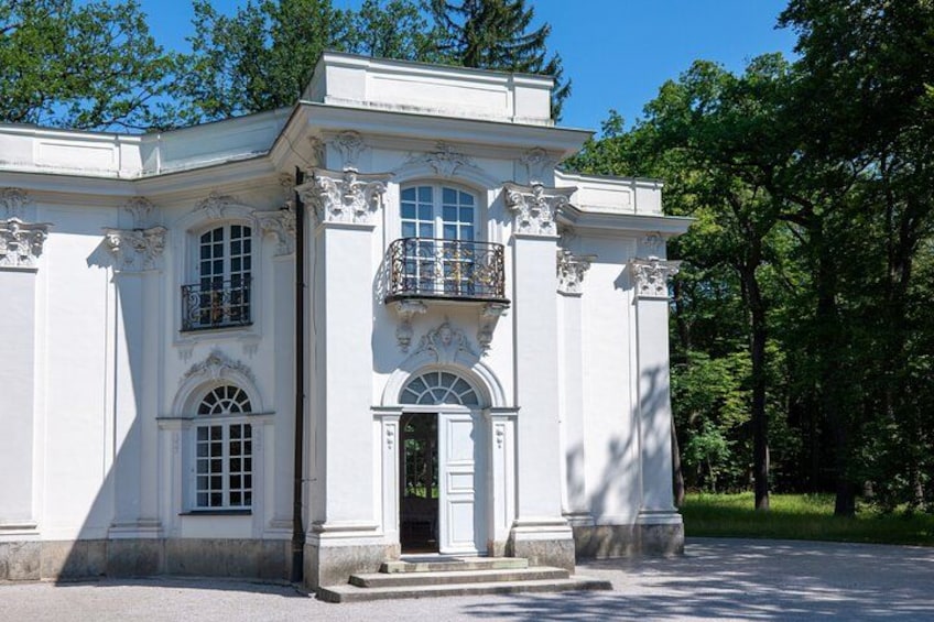 Skip-the-line Nymphenburg Palace Guided Tour with Transfers 4