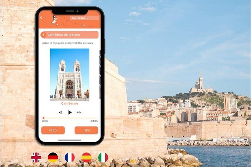 Uno smartphone che mostra una cattedrale con uno skyline sullo sfondo. 1