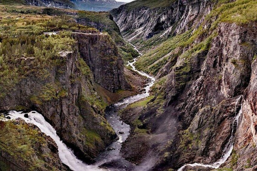 Flexible Private tour Hardangerfjord and hiking Vøringsfossen 2