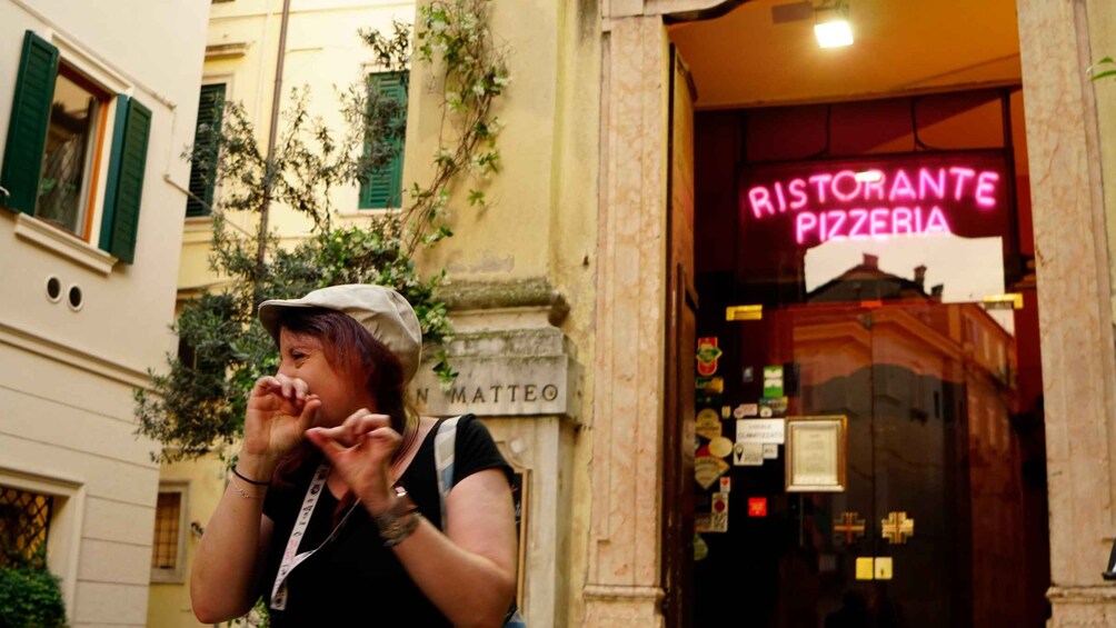 Picture 17 for Activity Verona: Old town walking tour with local stories-small group 5