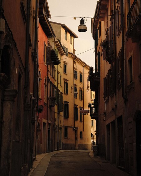 Picture 25 for Activity Verona: Old town walking tour with local stories-small group 2