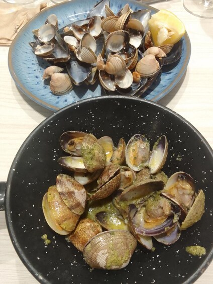 Picture 9 for Activity Santiago de Compostela: Wine and Seafood Tasting 3