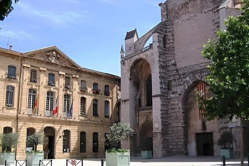 Mary Magdalen Cave & Basilica of St Maximin on a private tour 4