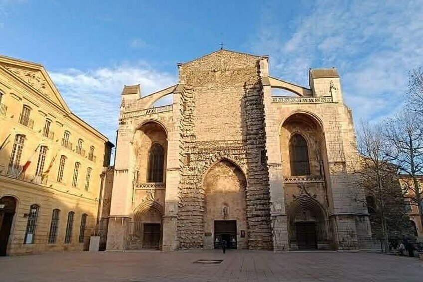 Mary Magdalen Cave & Basilica of St Maximin on a private tour 5