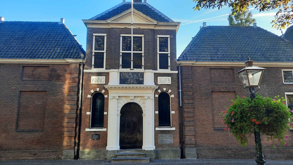 Picture 37 for Activity The Most Beautiful Guided City Walk in Leiden 2