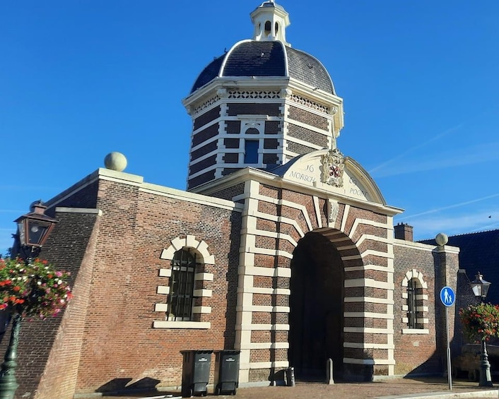 Picture 7 for Activity The Most Beautiful Guided City Walk in Leiden 5