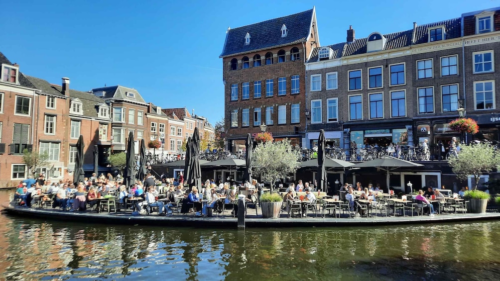 Picture 1 for Activity The Most Beautiful Guided City Walk in Leiden 3