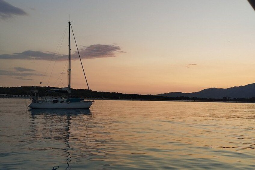 Sunset on a sailboat in the Gulf of Cagliari with aperitif 4