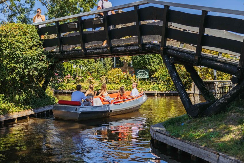 Picture 5 for Activity From Amsterdam: Giethoorn Day Trip with Self-Drive Boat Tour 5