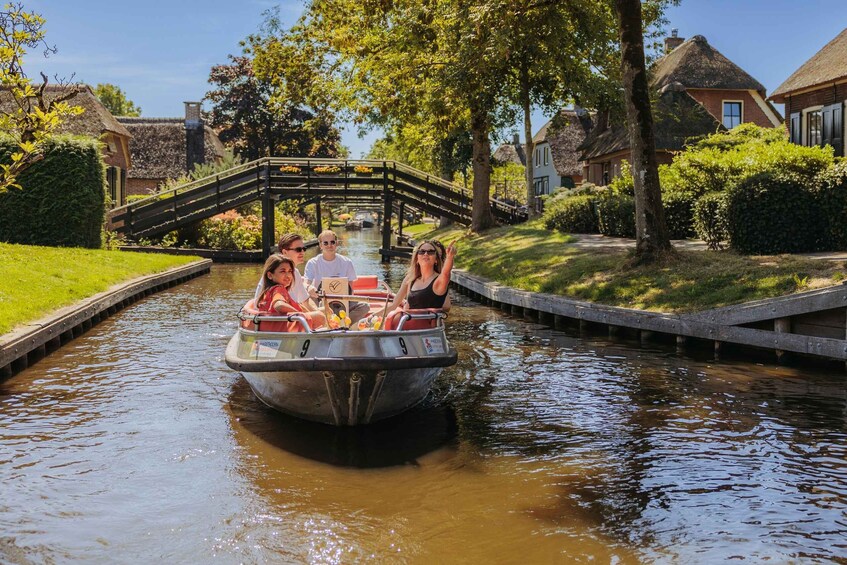 Picture 7 for Activity From Amsterdam: Giethoorn Day Trip with Self-Drive Boat Tour 3