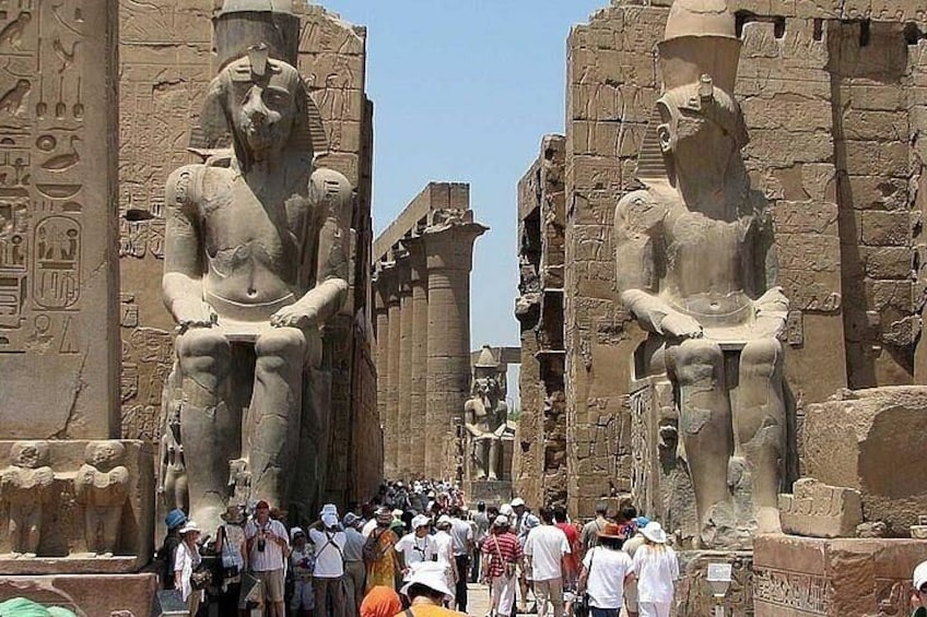 Cairo to Luxor Overnight VIP Bus/Private Valley of the Kings Tour 1
