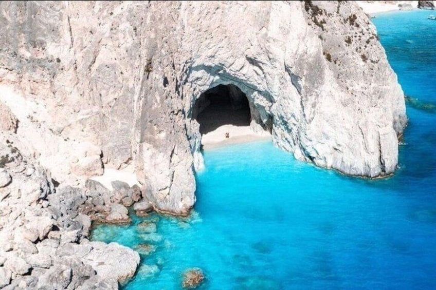 Zante Private Boat Deluxe: 3hr Myzithres, Caves, Piscines (max9) 2