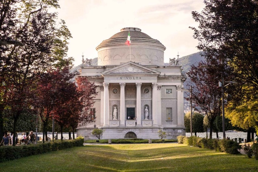 Picture 26 for Activity Milan: Lake Como and Bellagio Day Tour by Train and Boat 2