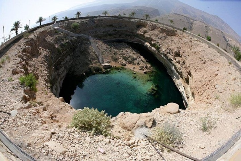 Hidden Paradise Tour: Wadi Tiwi, Bimmah Sinkhole & Fins Beach 3