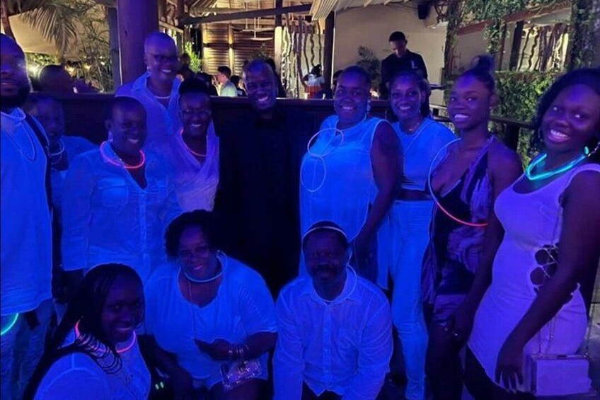 Private VIP Party Bus Rental with Driver in Sint Maarten 4