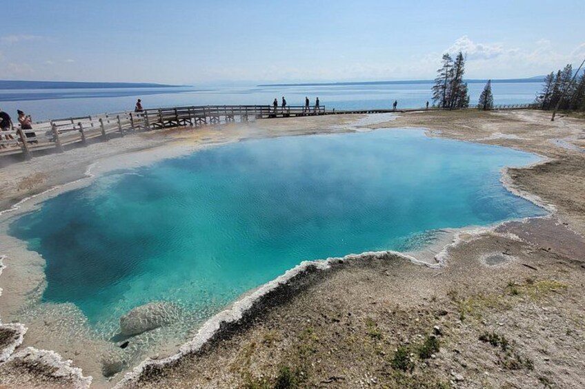 Full-Day Guided Yellowstone Day Tour 2