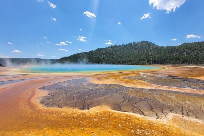 Full-Day Guided Yellowstone Day Tour 2