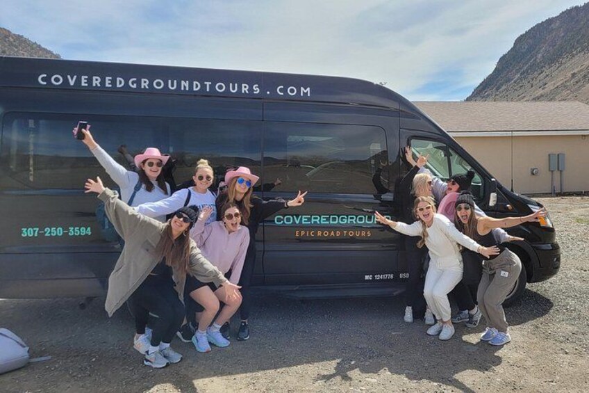 Full-Day Guided Yellowstone Day Tour 4