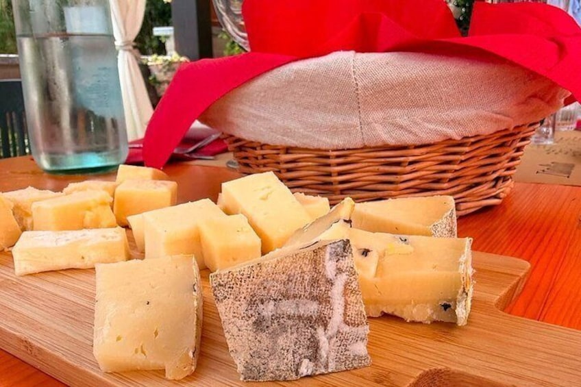 Milan Wine Escape: Wine Tasting Historic Villages & Lunch 3