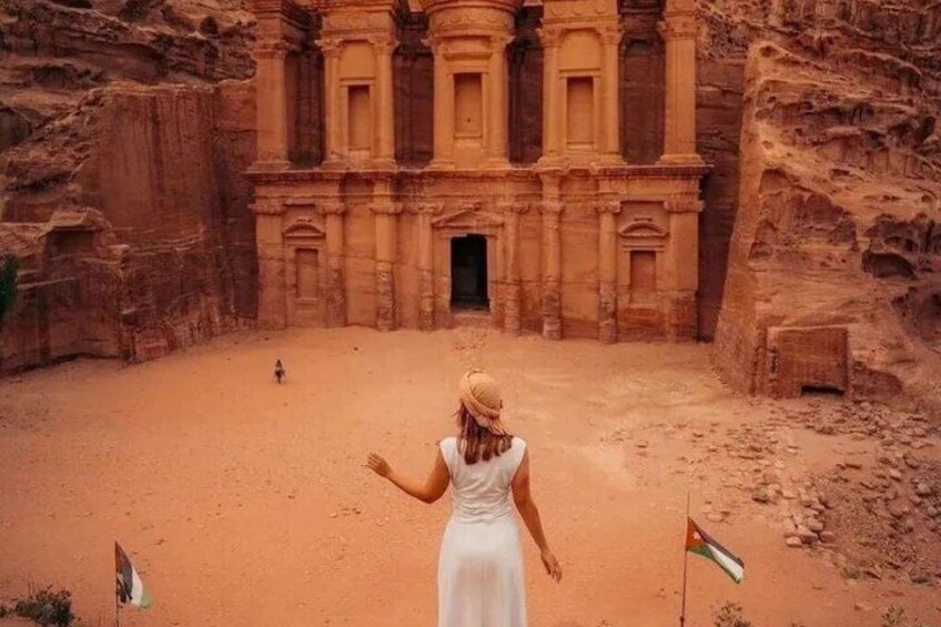 Petra and Salt Beach Private Guided Tour 3