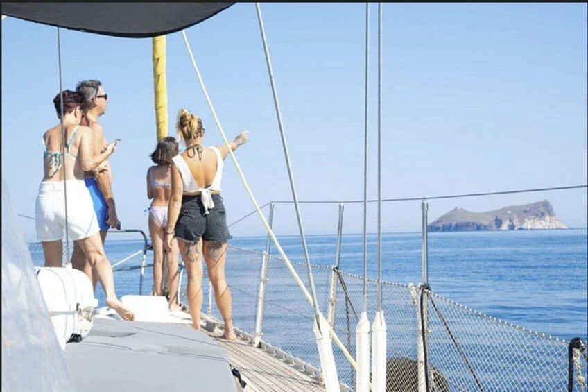 Private Milos Sailing Cruise to Kleftiko with Lunch and Swimming 2