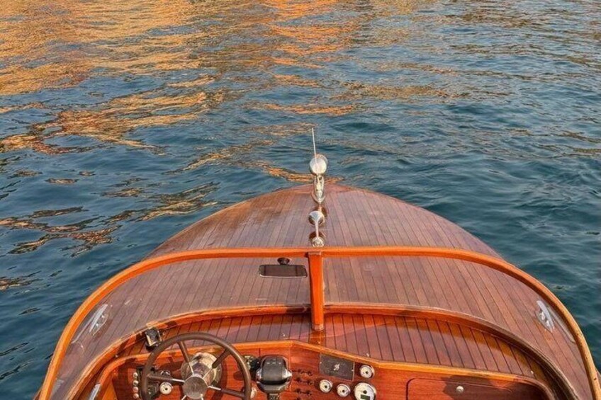 Private boat tour in Lake Como 5