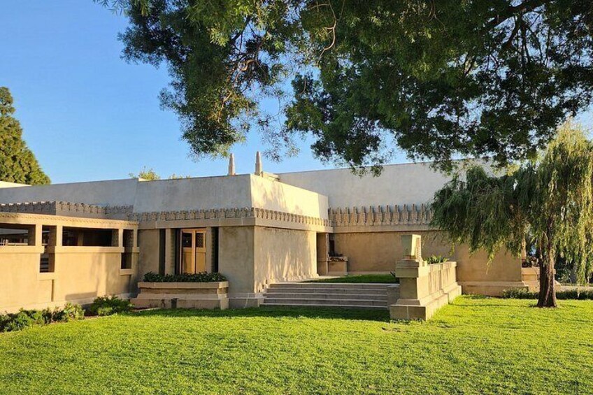Frank Lloyd Wright and Griffith Observatory Hiking Tour! 2