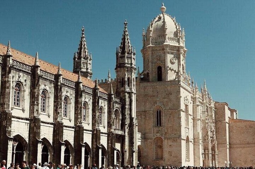 Jeronimos Monastery Entrance Tickets with Host 3