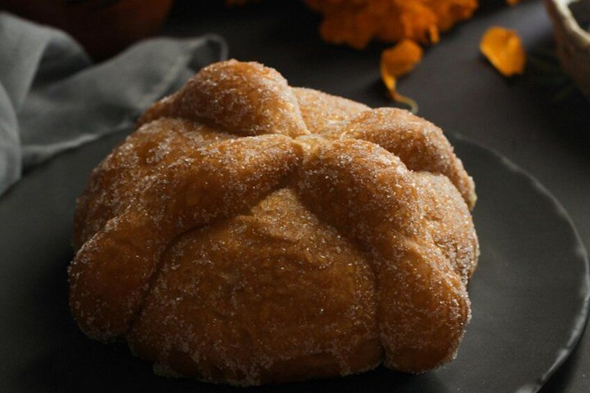 Bake pan de muerto & conchas with a local baker 5