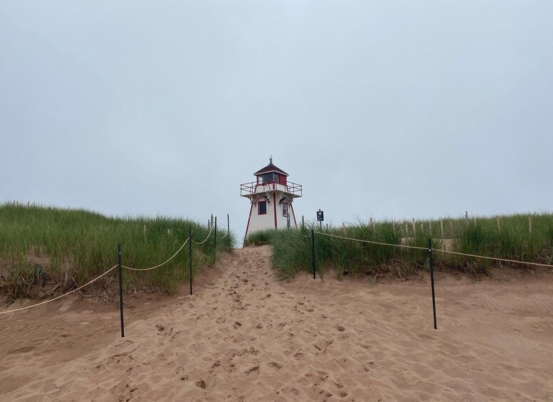 North shore of Prince Edward Island : Private Van Tour 1