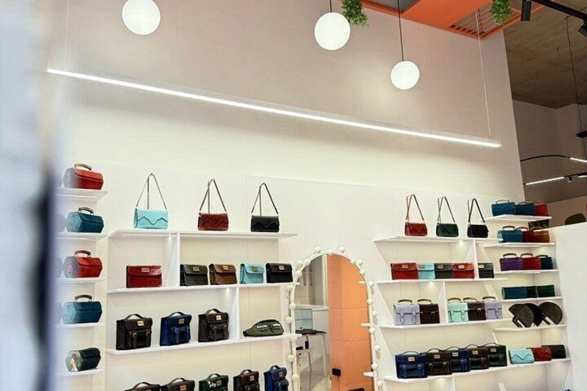 Cosmo Open Workshop in Tbilisi. Leather Wallet sewing Masterclass 2